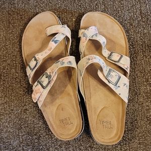 Sandles never worn